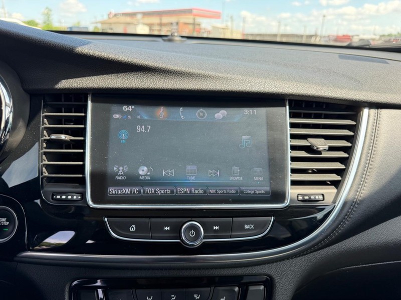 Buick Encore Vehicle Full-screen Gallery Image 12