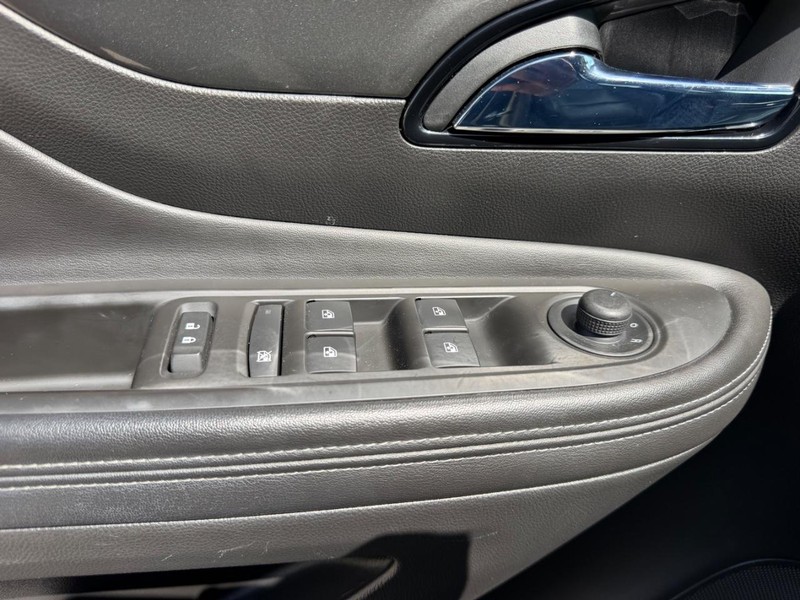 Buick Encore Vehicle Full-screen Gallery Image 16