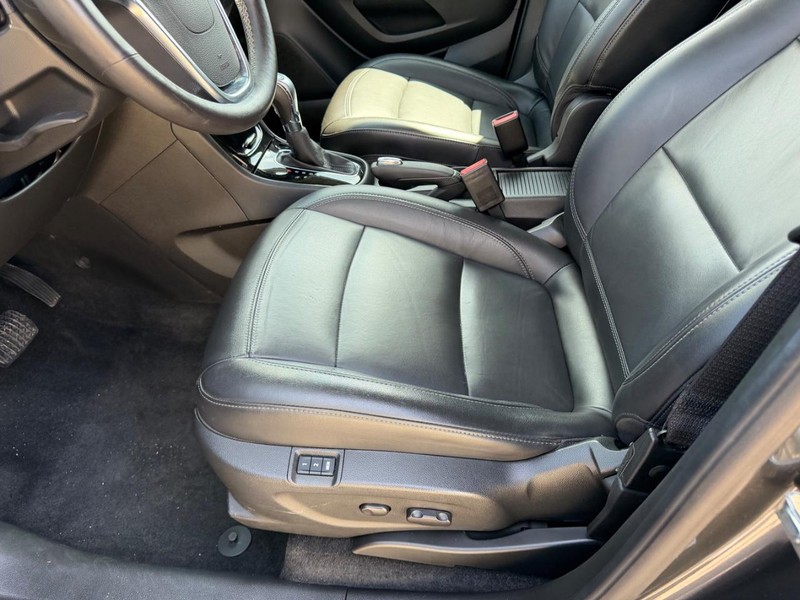 Buick Encore Vehicle Full-screen Gallery Image 17