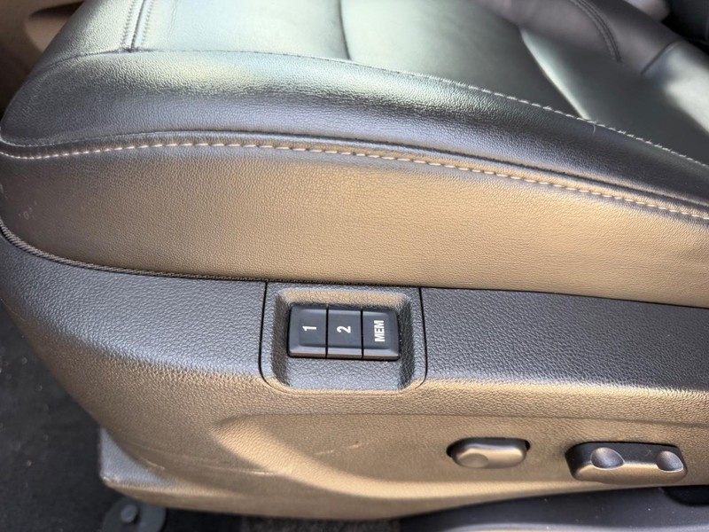 Buick Encore Vehicle Full-screen Gallery Image 18