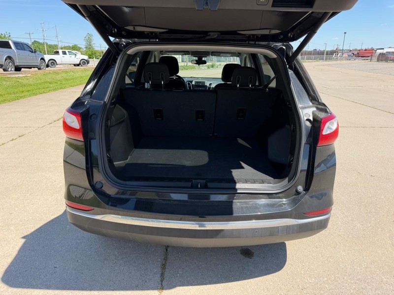 Chevrolet Equinox Vehicle Full-screen Gallery Image 05
