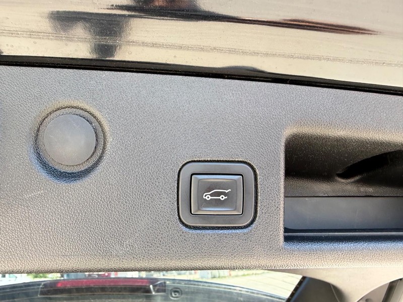 Chevrolet Equinox Vehicle Full-screen Gallery Image 06