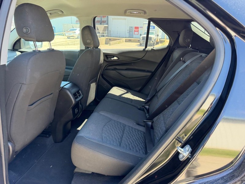 Chevrolet Equinox Vehicle Full-screen Gallery Image 08
