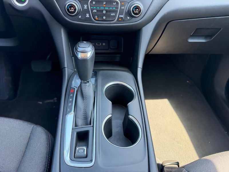 Chevrolet Equinox Vehicle Full-screen Gallery Image 15
