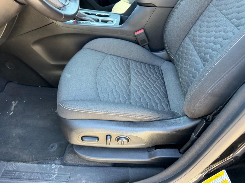 Chevrolet Equinox Vehicle Full-screen Gallery Image 18