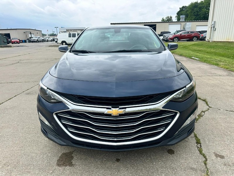 Chevrolet Malibu Vehicle Full-screen Gallery Image 8