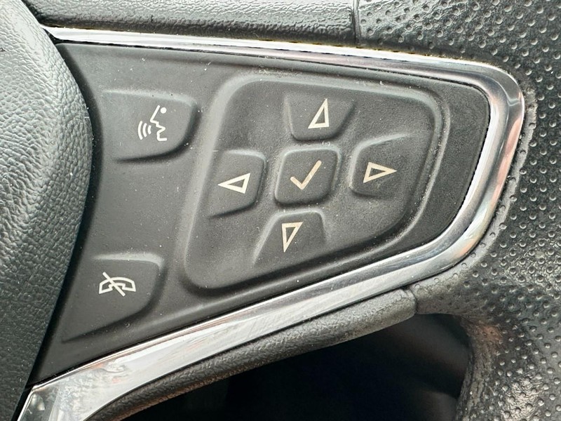 Chevrolet Malibu Vehicle Full-screen Gallery Image 17