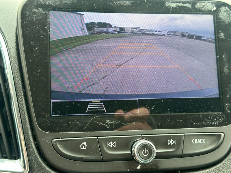 Chevrolet Malibu Vehicle Full-screen Gallery Image 19