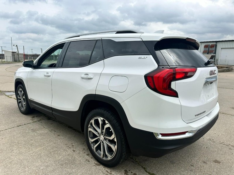 GMC Terrain Vehicle Full-screen Gallery Image 7