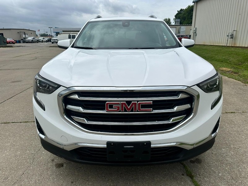GMC Terrain Vehicle Full-screen Gallery Image 9