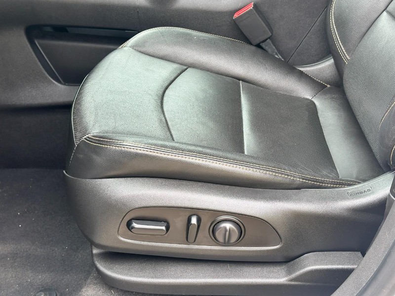 GMC Terrain Vehicle Full-screen Gallery Image 17