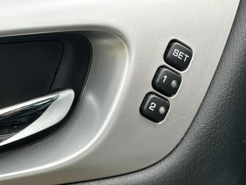 Nissan Pathfinder Vehicle Full-screen Gallery Image 14