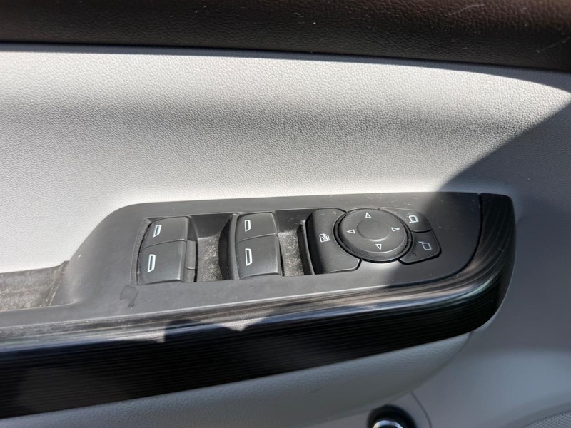 GMC Acadia Vehicle Full-screen Gallery Image 20