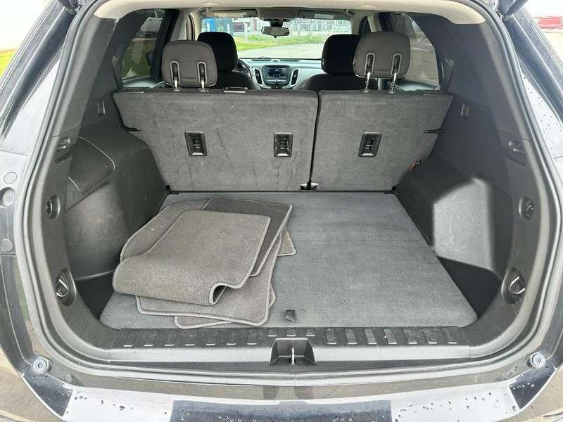 Chevrolet Equinox Vehicle Full-screen Gallery Image 5