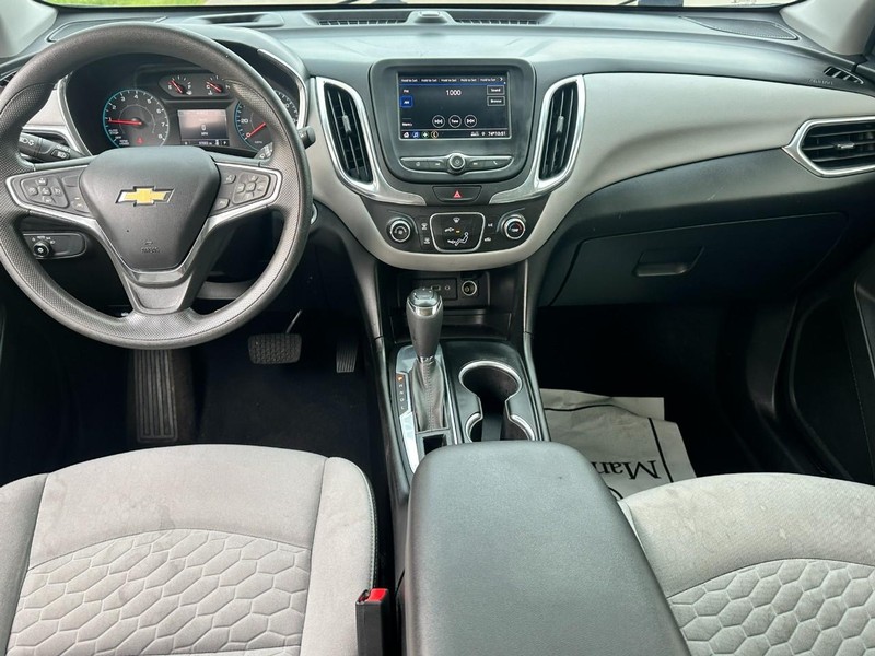 Chevrolet Equinox Vehicle Full-screen Gallery Image 11