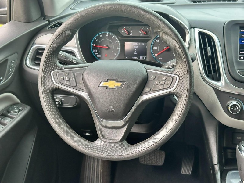 Chevrolet Equinox Vehicle Full-screen Gallery Image 12