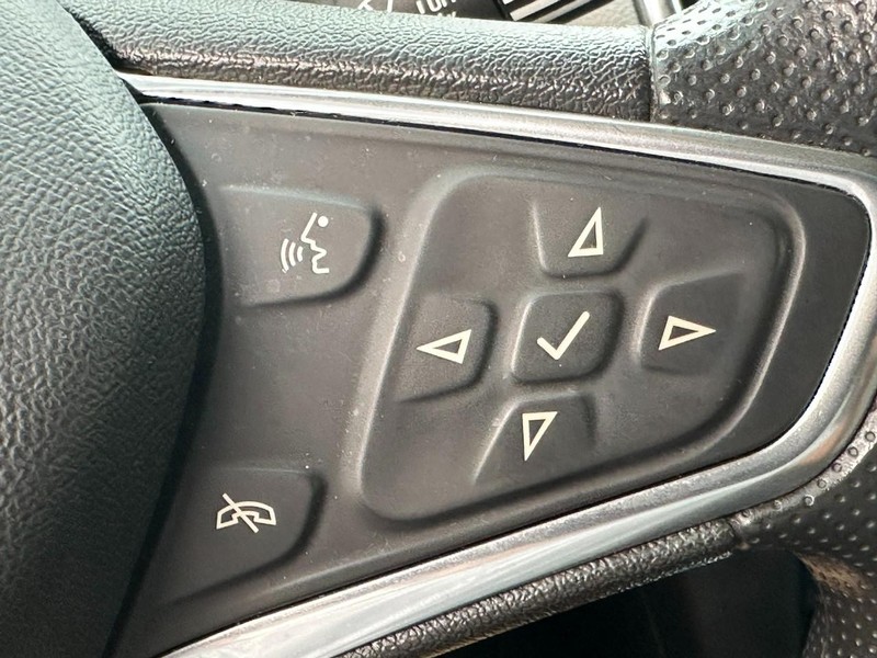 Chevrolet Equinox Vehicle Full-screen Gallery Image 18