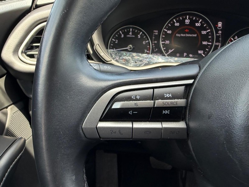 Mazda CX-30 Vehicle Full-screen Gallery Image 10