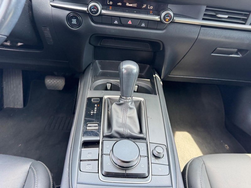 Mazda CX-30 Vehicle Full-screen Gallery Image 14