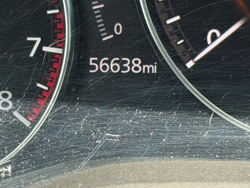 Mazda CX-30 Vehicle Full-screen Gallery Image 18