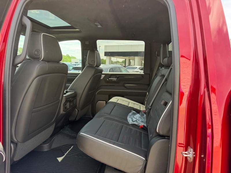 GMC Sierra 2500HD Vehicle Full-screen Gallery Image 7