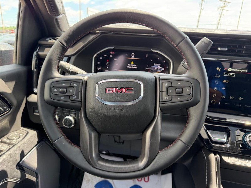 GMC Sierra 2500HD Vehicle Full-screen Gallery Image 10