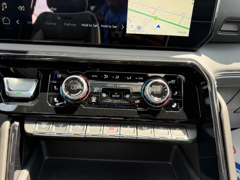 GMC Sierra 2500HD Vehicle Full-screen Gallery Image 14