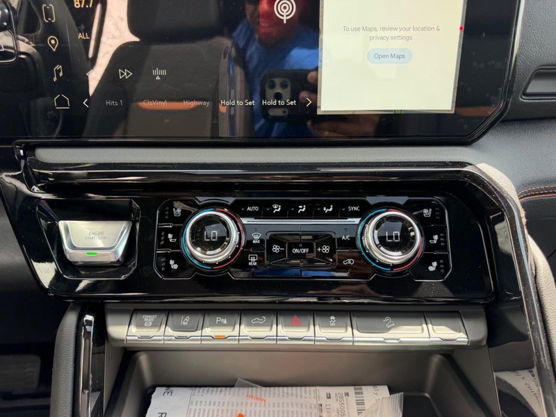 GMC Sierra 2500HD Vehicle Full-screen Gallery Image 14