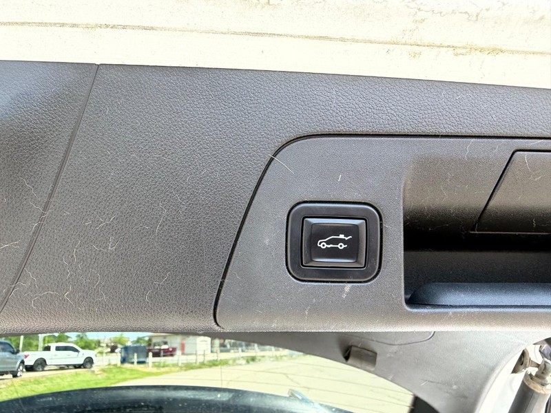 Buick Envision Vehicle Full-screen Gallery Image 06