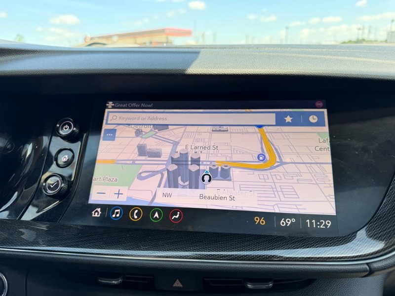 Buick Envision Vehicle Full-screen Gallery Image 14