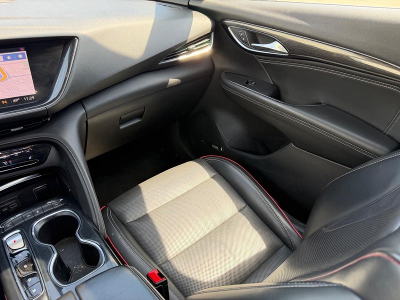 Buick Envision Vehicle Full-screen Gallery Image 17