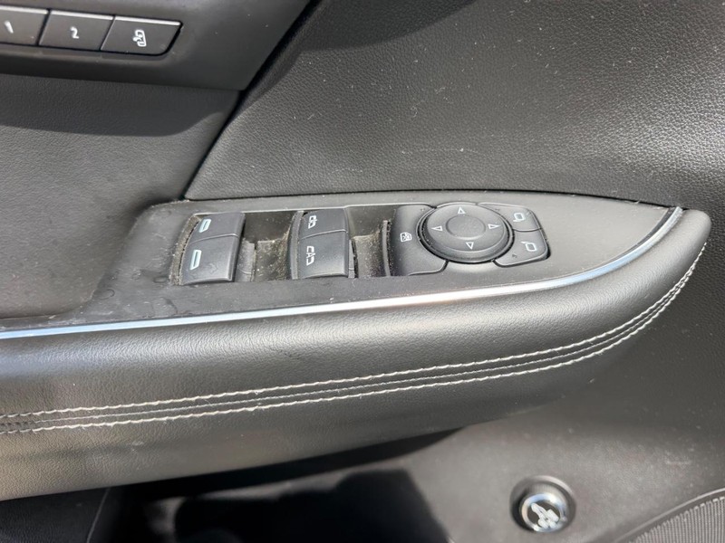 Buick Envision Vehicle Full-screen Gallery Image 18