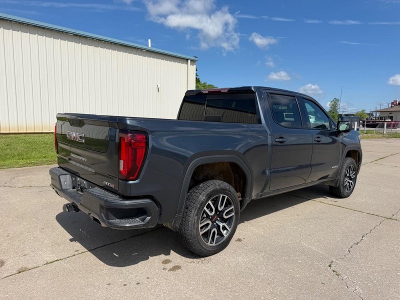 GMC Sierra 1500 Vehicle Full-screen Gallery Image 3