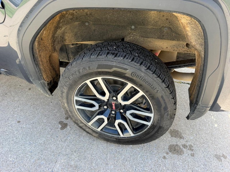 GMC Sierra 1500 Vehicle Full-screen Gallery Image 6