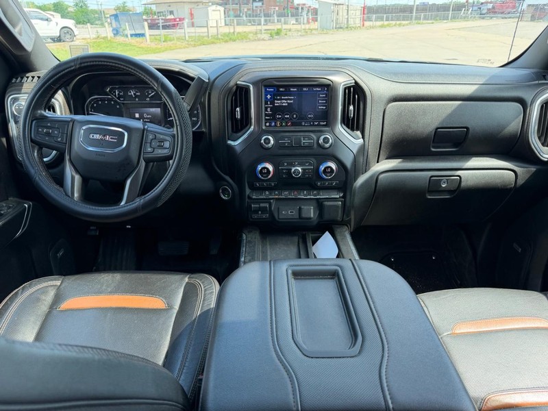 GMC Sierra 1500 Vehicle Full-screen Gallery Image 9