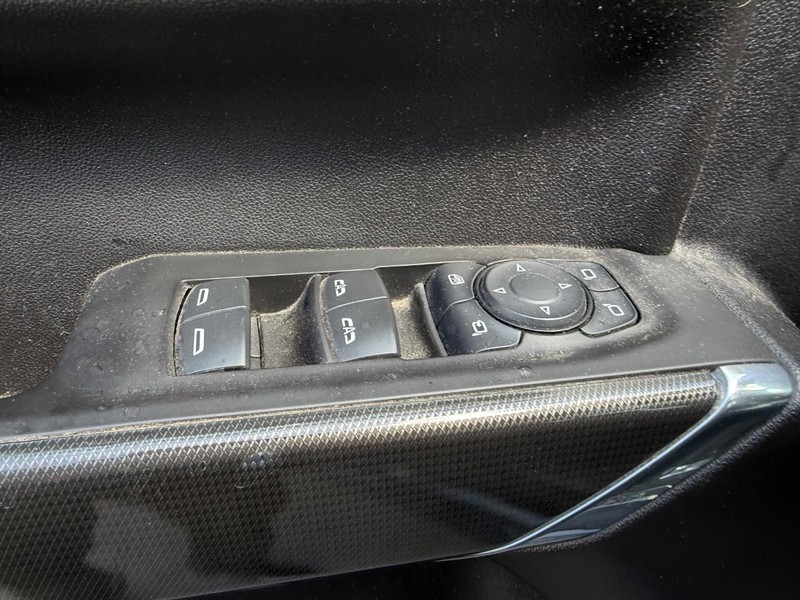 GMC Sierra 1500 Vehicle Full-screen Gallery Image 16