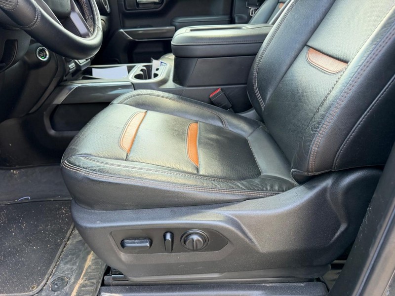 GMC Sierra 1500 Vehicle Full-screen Gallery Image 17