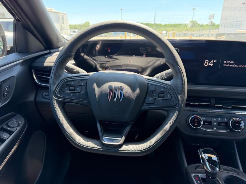 Buick Envista Vehicle Full-screen Gallery Image 9