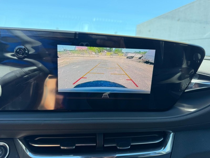 Buick Envista Vehicle Full-screen Gallery Image 19