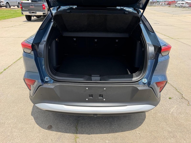 Buick Envista Vehicle Full-screen Gallery Image 5