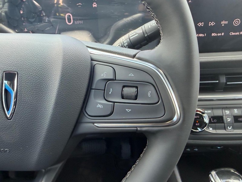 Buick Envista Vehicle Full-screen Gallery Image 11