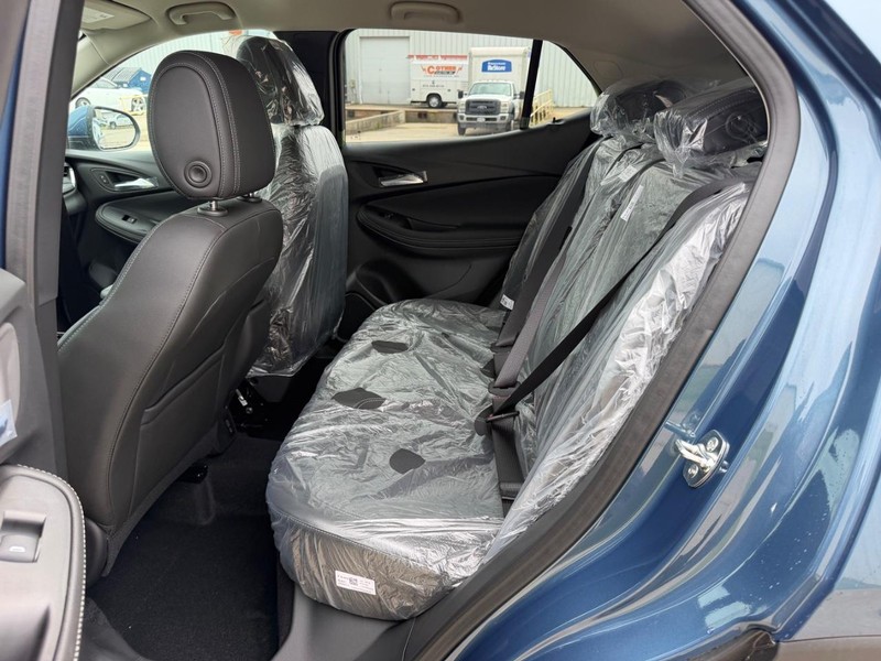 Buick Encore GX Vehicle Full-screen Gallery Image 8