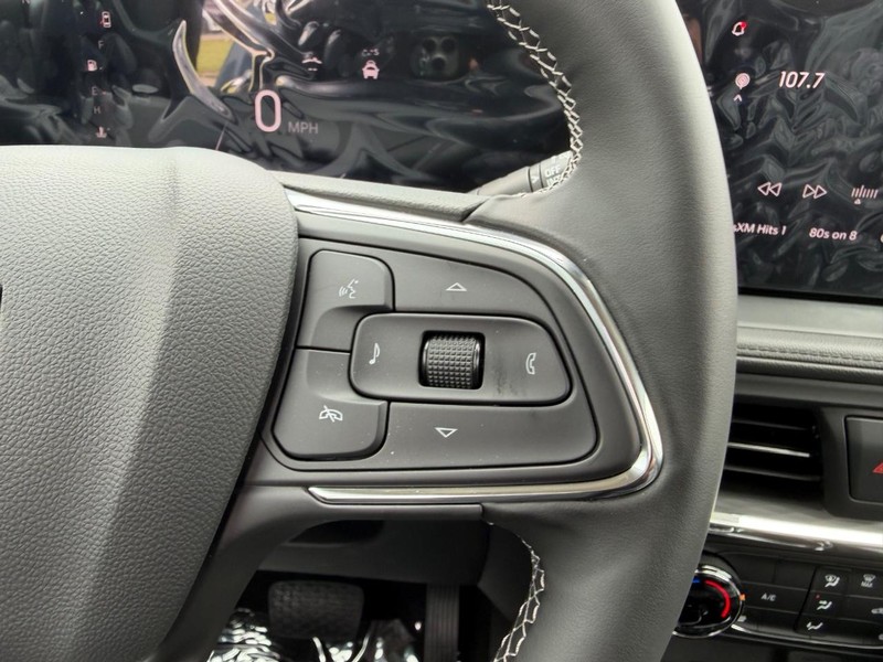 Buick Encore GX Vehicle Full-screen Gallery Image 12