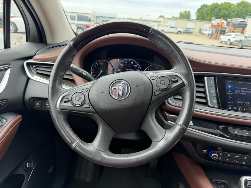 Buick Enclave Vehicle Full-screen Gallery Image 13