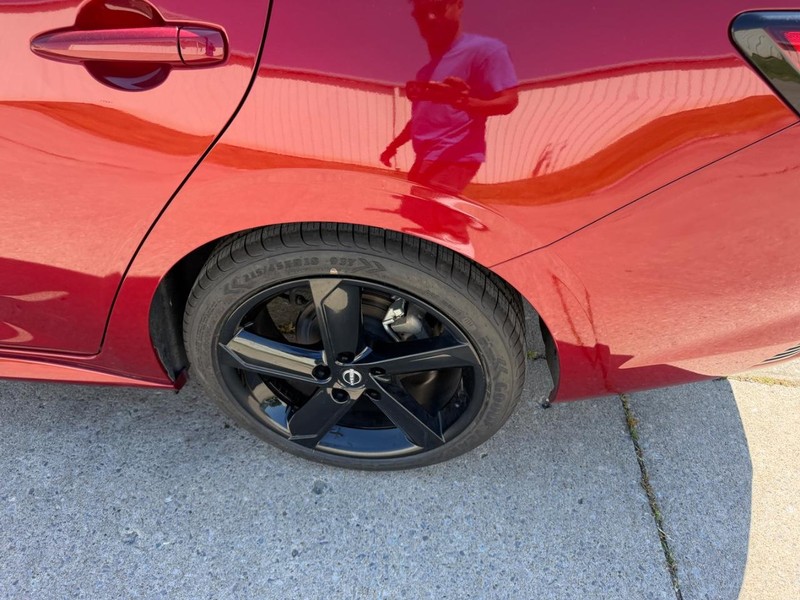 Nissan Sentra Vehicle Full-screen Gallery Image 6