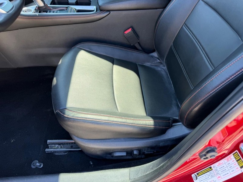 Nissan Sentra Vehicle Full-screen Gallery Image 18