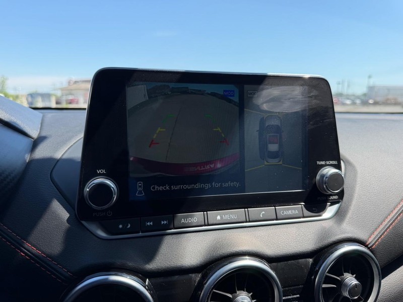 Nissan Sentra Vehicle Full-screen Gallery Image 20