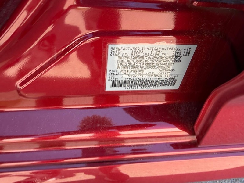 Nissan Sentra Vehicle Full-screen Gallery Image 21