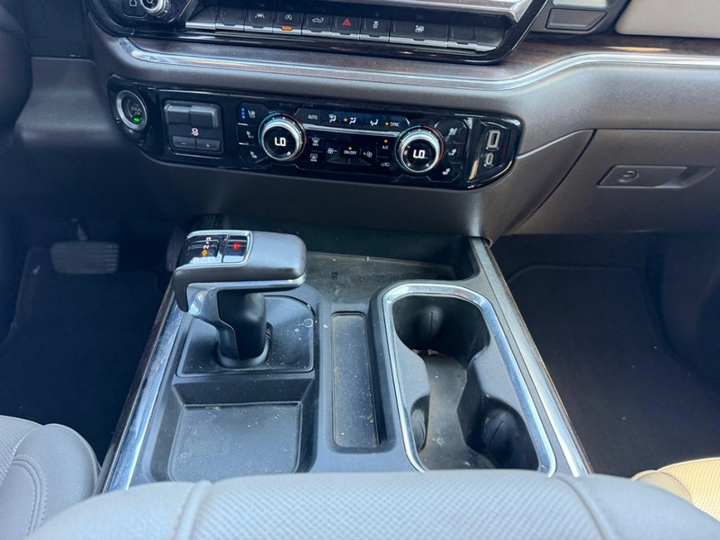 GMC Sierra 1500 Vehicle Full-screen Gallery Image 14