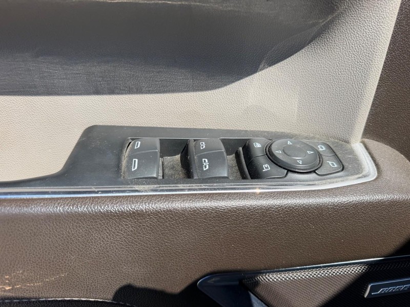 GMC Sierra 1500 Vehicle Full-screen Gallery Image 16